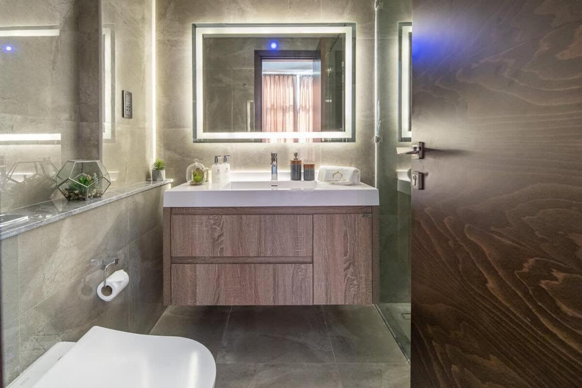 Frank Porter - Majestique Residence 2 Dubai Esterno foto